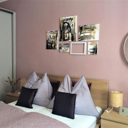 Magnolia Apartman Apartamento Sopron Exterior foto